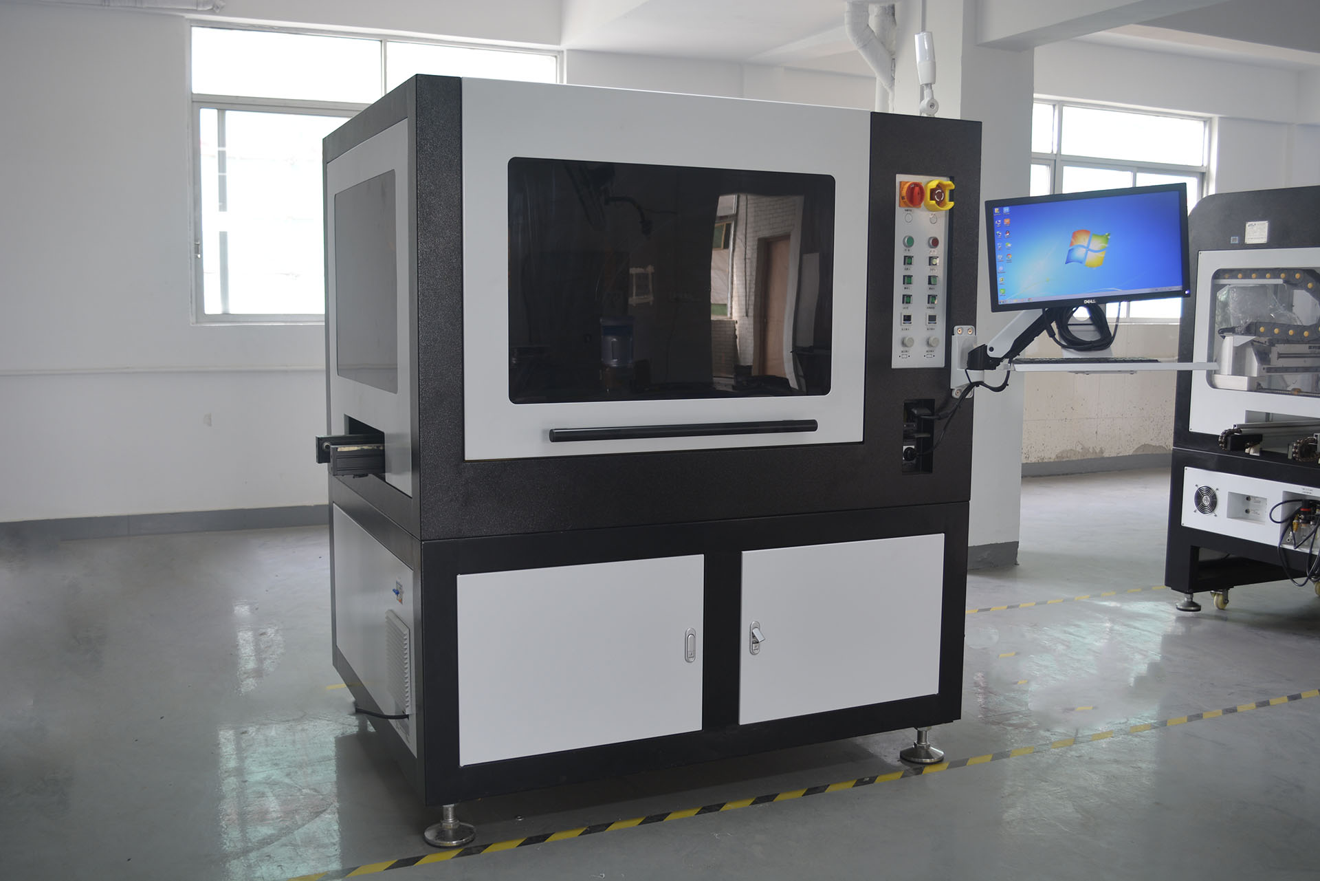 視覺點(diǎn)膠機(jī).jpg 視覺點(diǎn)膠機(jī).jpg